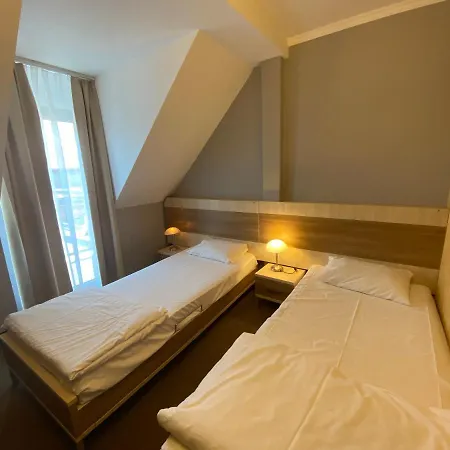 Hotel Goscinne Teczowa *