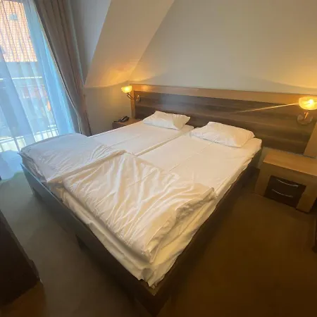 Hotel Goscinne Teczowa Luban (Luban)