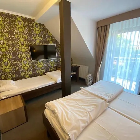 Hotel Goscinne Teczowa *