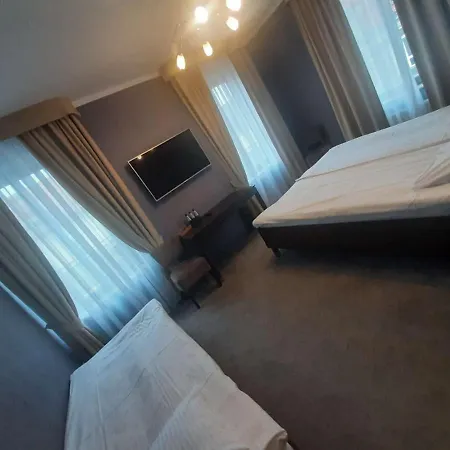 Goscinne Teczowa Hotel