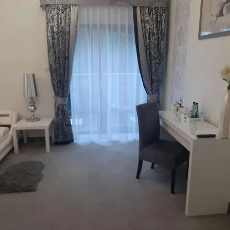 Goscinne Teczowa Hotel Luban (Luban)