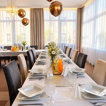 Goscinne Teczowa Hotel *