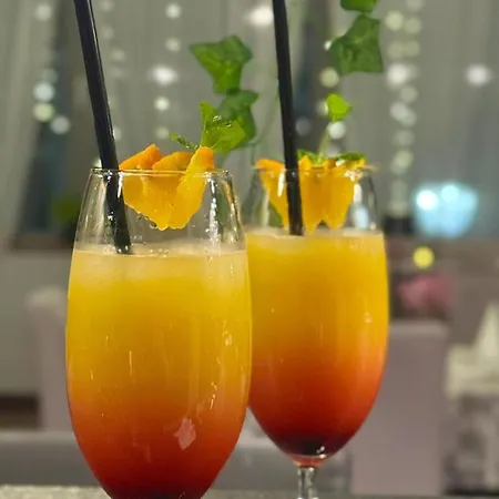 Goscinne Teczowa Hotel *