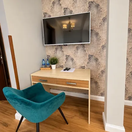 Goscinne Teczowa Hotel *