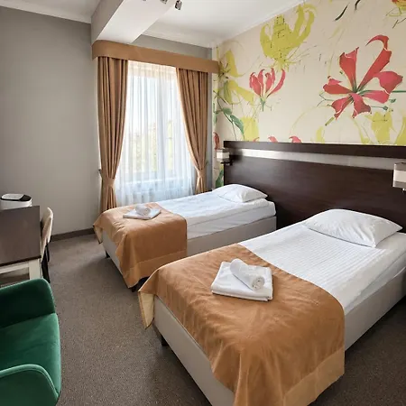 Goscinne Teczowa Hotel Luban (Luban)