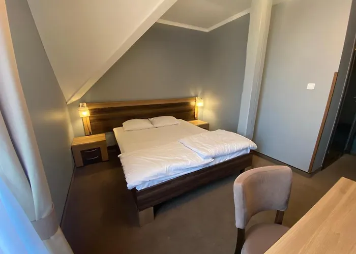 Goscinne Teczowa Hotel *