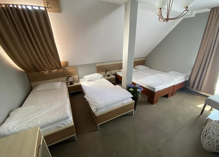 Goscinne Teczowa Hotel *